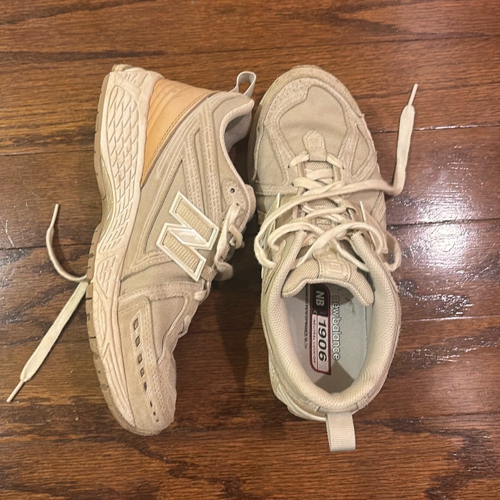 New Balance 1906 Shoes Women’s Size 7.5